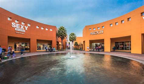 American Eagle Store Premium Outlets Punta Norte.